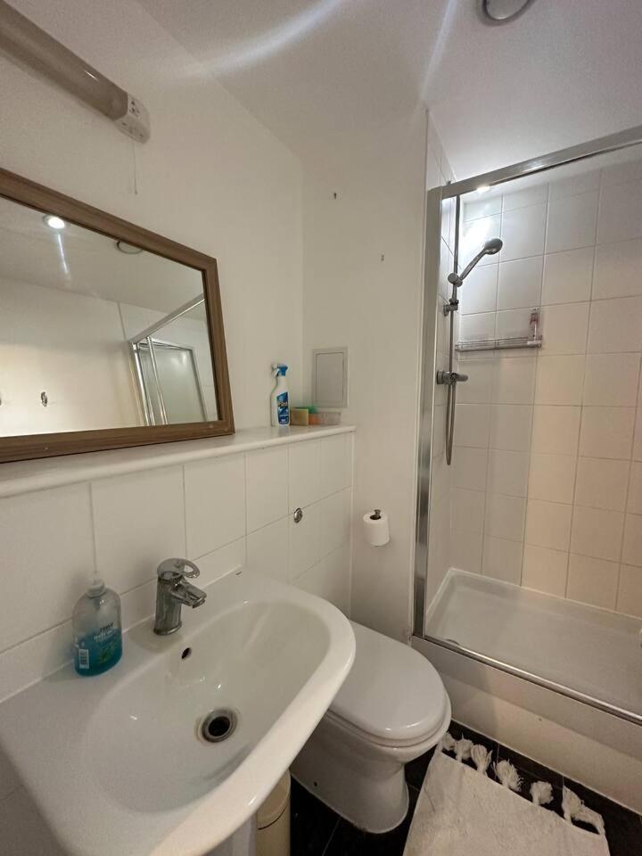 New Build 2 Bedroom With 2 Bath In London Londres Exterior foto